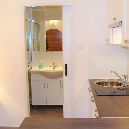 아파트 Stonehouse