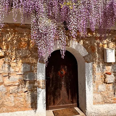 Stonehouse * Ičići