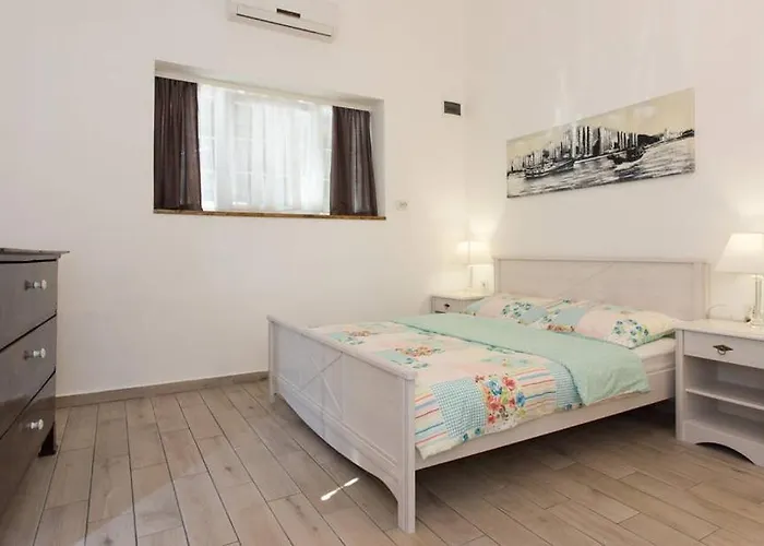 Stonehouse Lägenhet Ičići